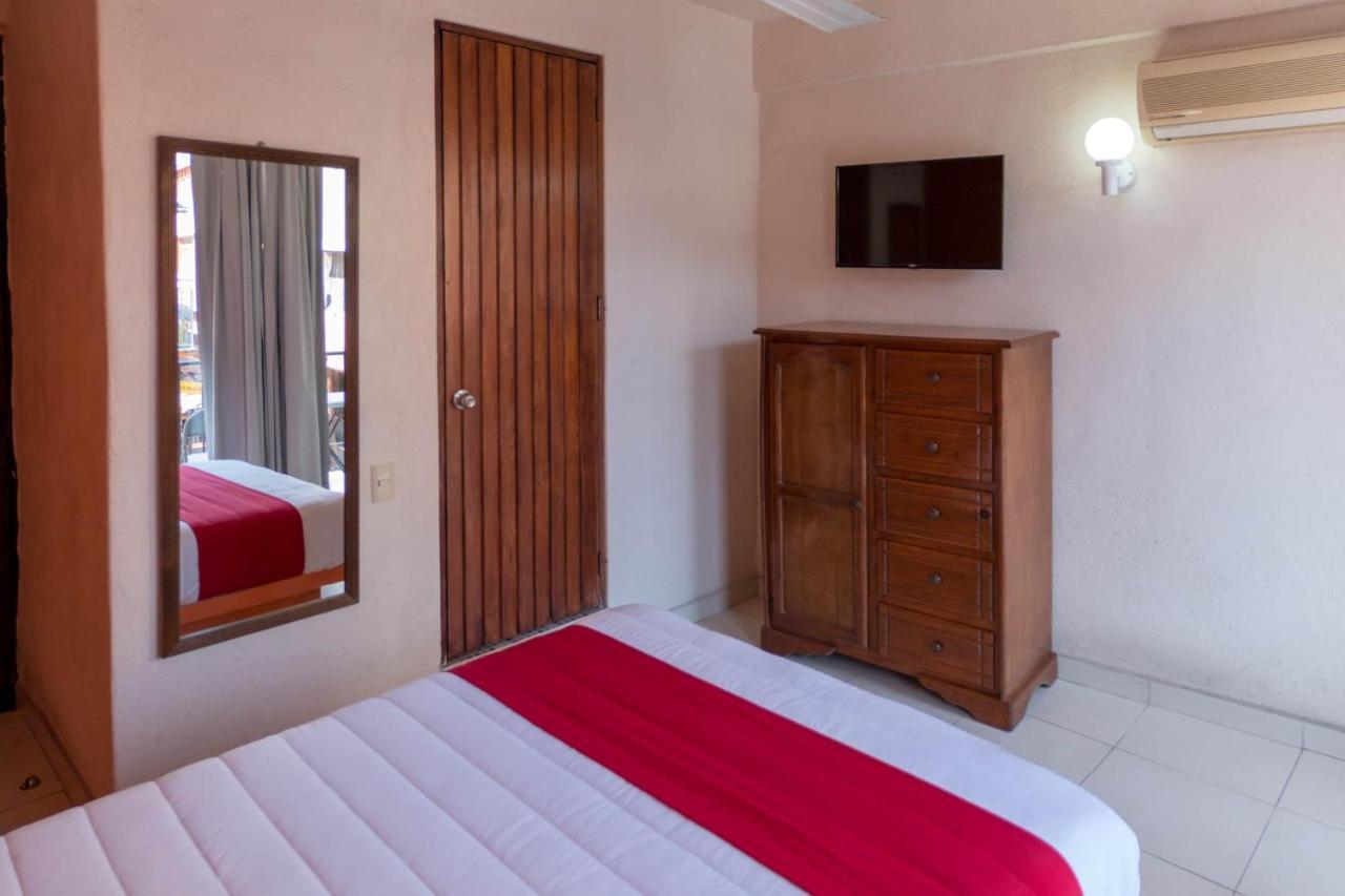 Hotel Casa Bravo Zihuatanejo Exterior foto