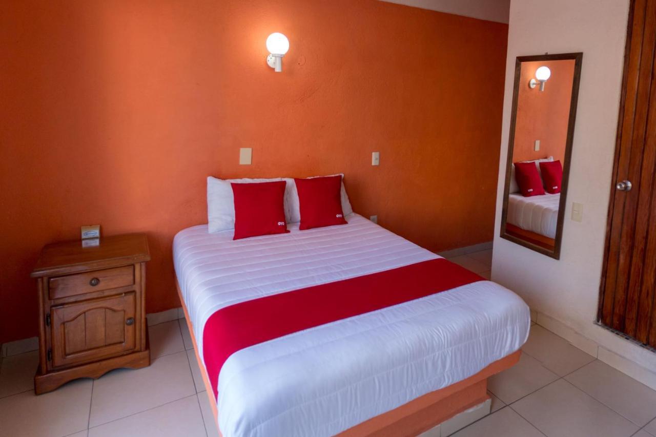 Hotel Casa Bravo Zihuatanejo Exterior foto