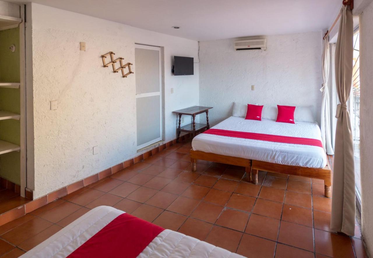Hotel Casa Bravo Zihuatanejo Exterior foto